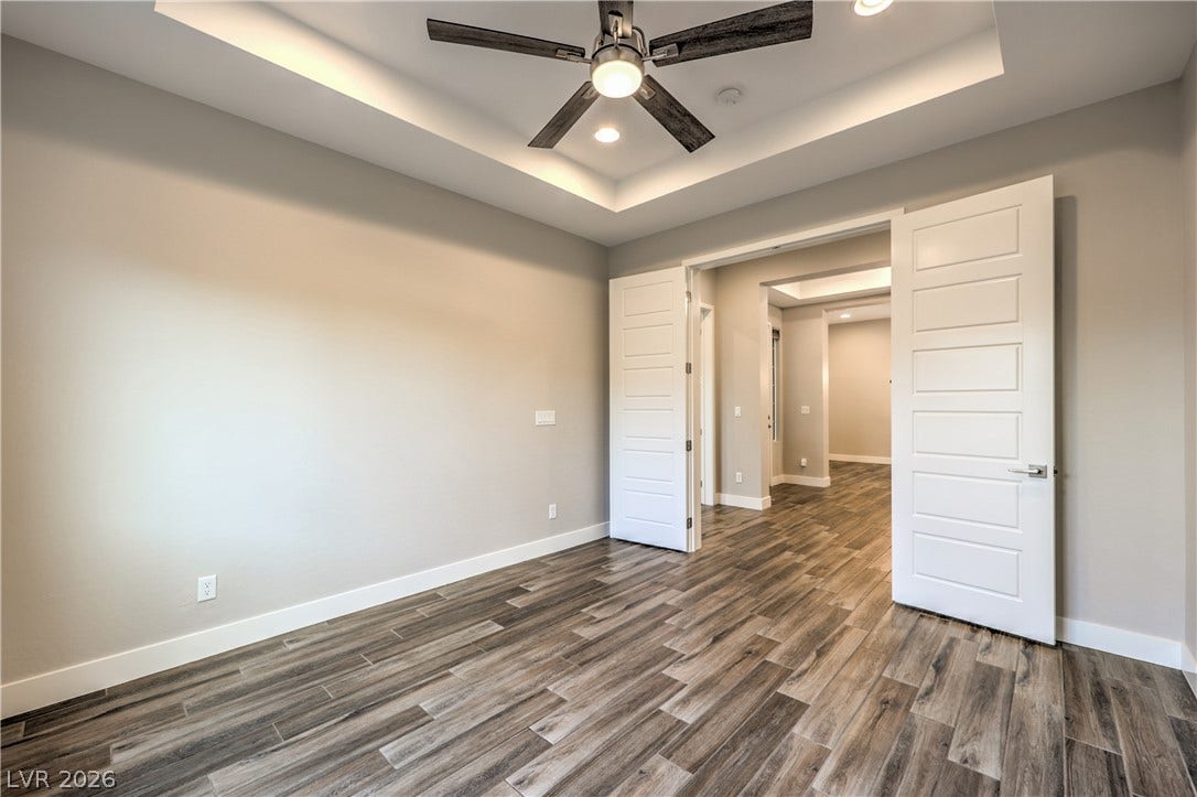 5455 Grambley Street, Las Vegas, NV 89149 Great size office with 8 foot double doors