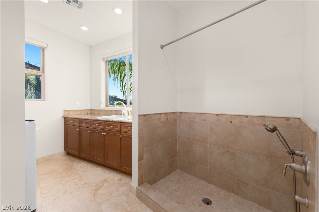 1635 Liege Drive, Henderson, NV 89012 1635 Liege Drive, Henderson, NV 89012