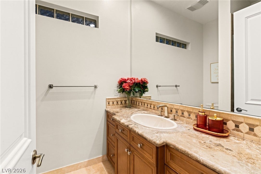 1635 Liege Drive, Henderson, NV 89012 1635 Liege Drive, Henderson, NV 89012
