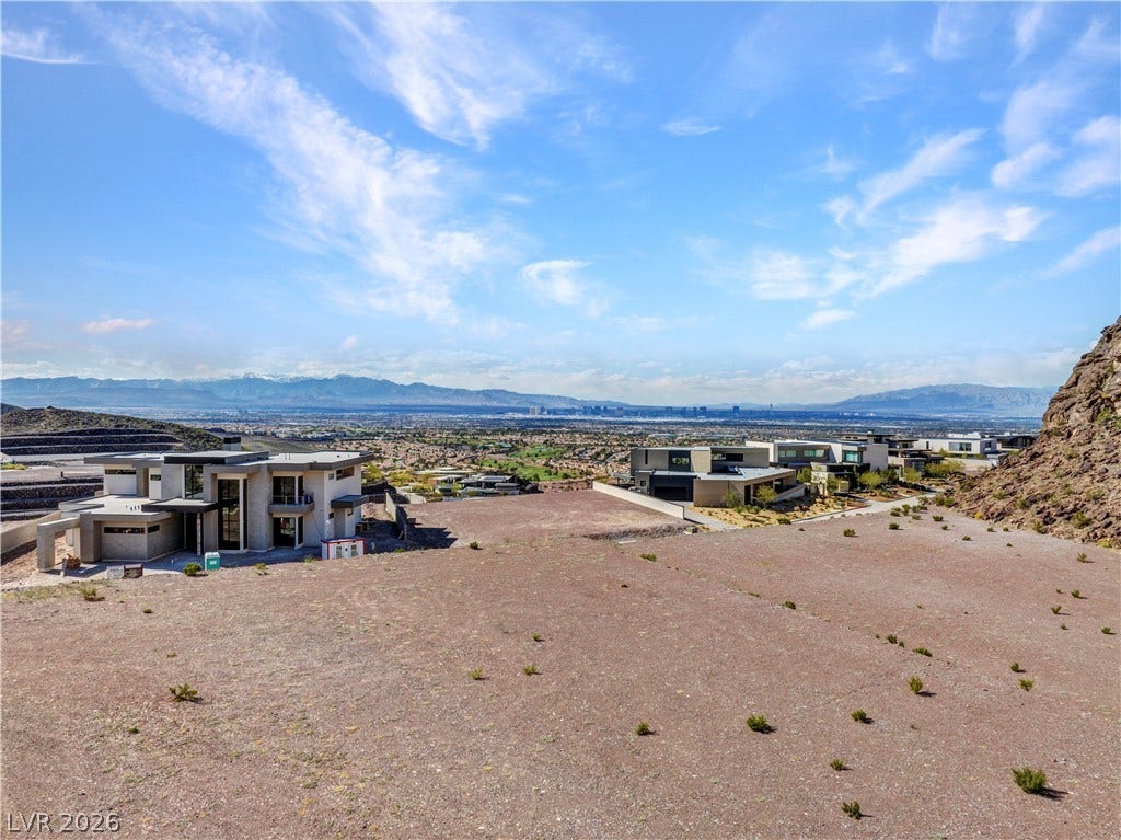 26 Rockstream Drive, Henderson, NV 89012 26 Rockstream Drive, Henderson, NV 89012