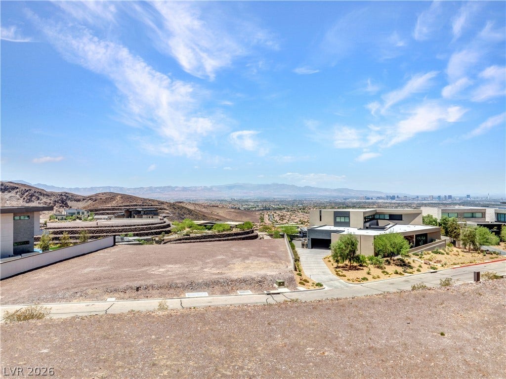 22 Rockstream Drive, Henderson, NV 89012 22 Rockstream Drive, Henderson, NV 89012