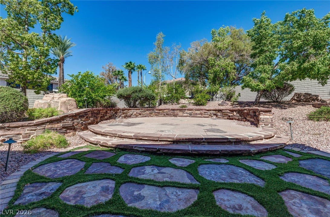 9916 Aspen Knoll Court, Las Vegas, NV 89117 Entertaining patio off of the patios.