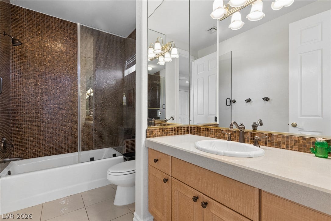 9916 Aspen Knoll Court, Las Vegas, NV 89117 Second level bedroom full bath suite.