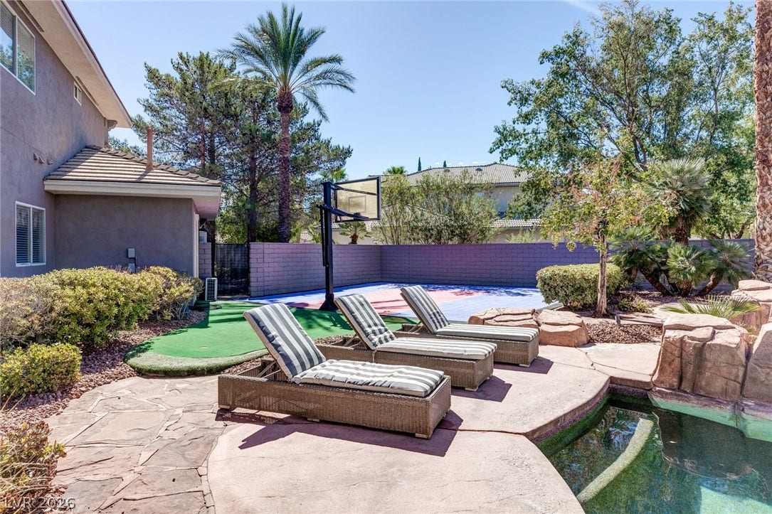 9916 Aspen Knoll Court, Las Vegas, NV 89117 Lounge area & Sports court