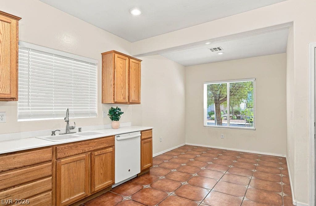 3432 Herring Gull Lane, North Las Vegas, NV 89084 Cozy breakfast nook with view to neighborhood