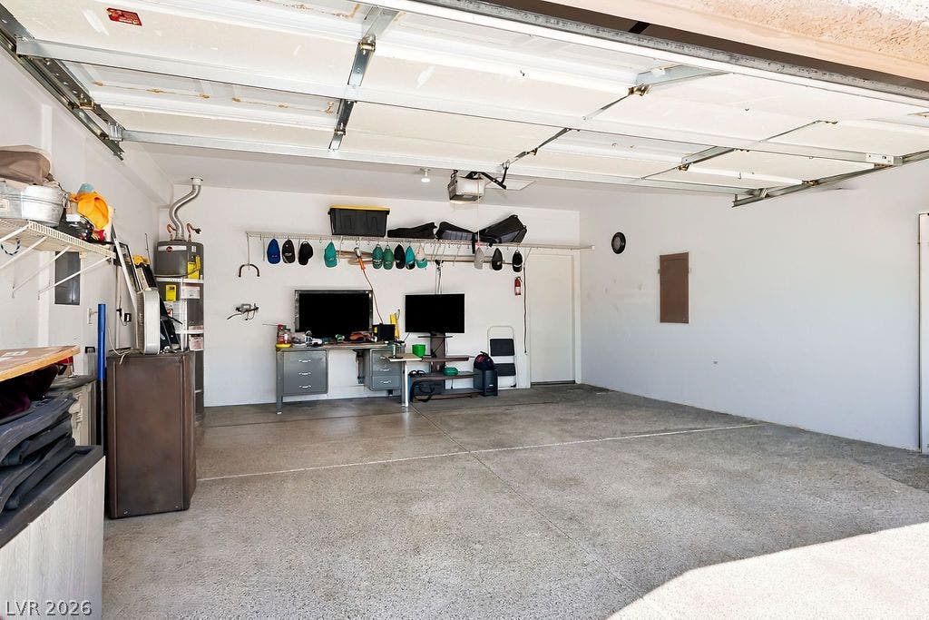3432 Herring Gull Lane, North Las Vegas, NV 89084 Epoxy Flooring and Shelving
