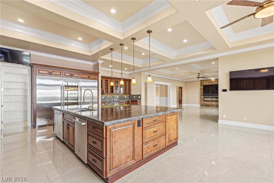 Large Island in Kitchen