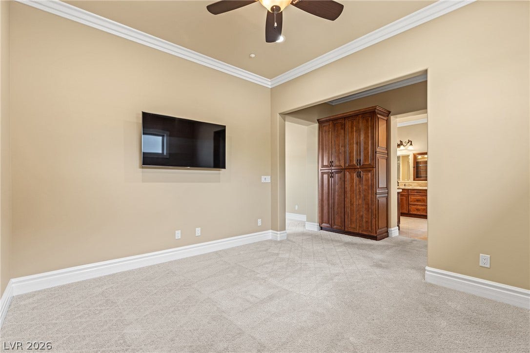 Primary Suite - extra room