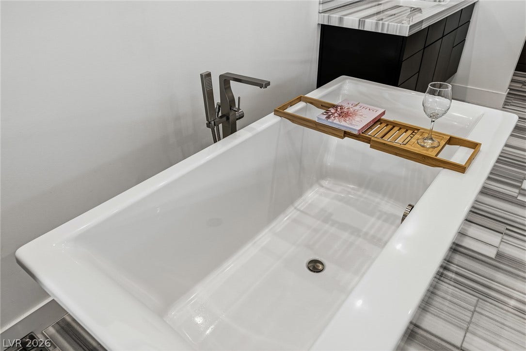 Bathtub