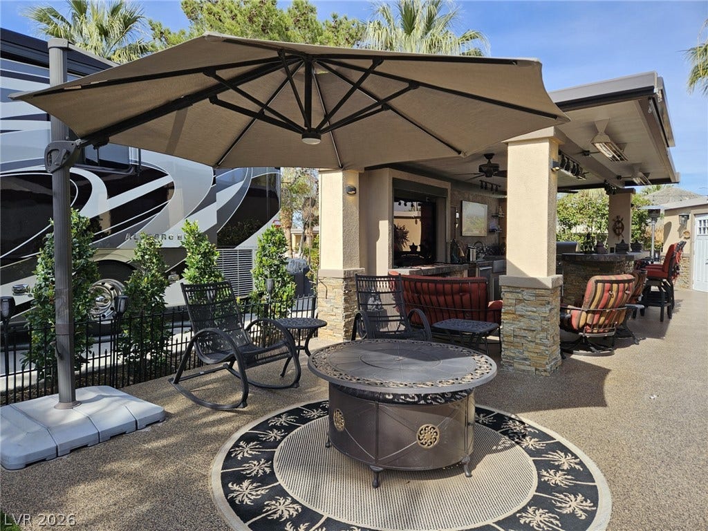 8175 Arville Street, #287, Las Vegas, NV 89139 A spacious outdoor living pavilion sits adjacent to a private concrete driveway.