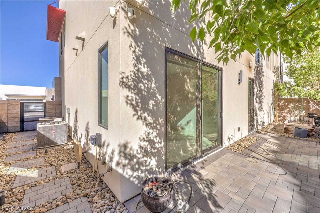 422 Tranquil Peak Court, Henderson, NV 89012 422 Tranquil Peak Court, Henderson, NV 89012