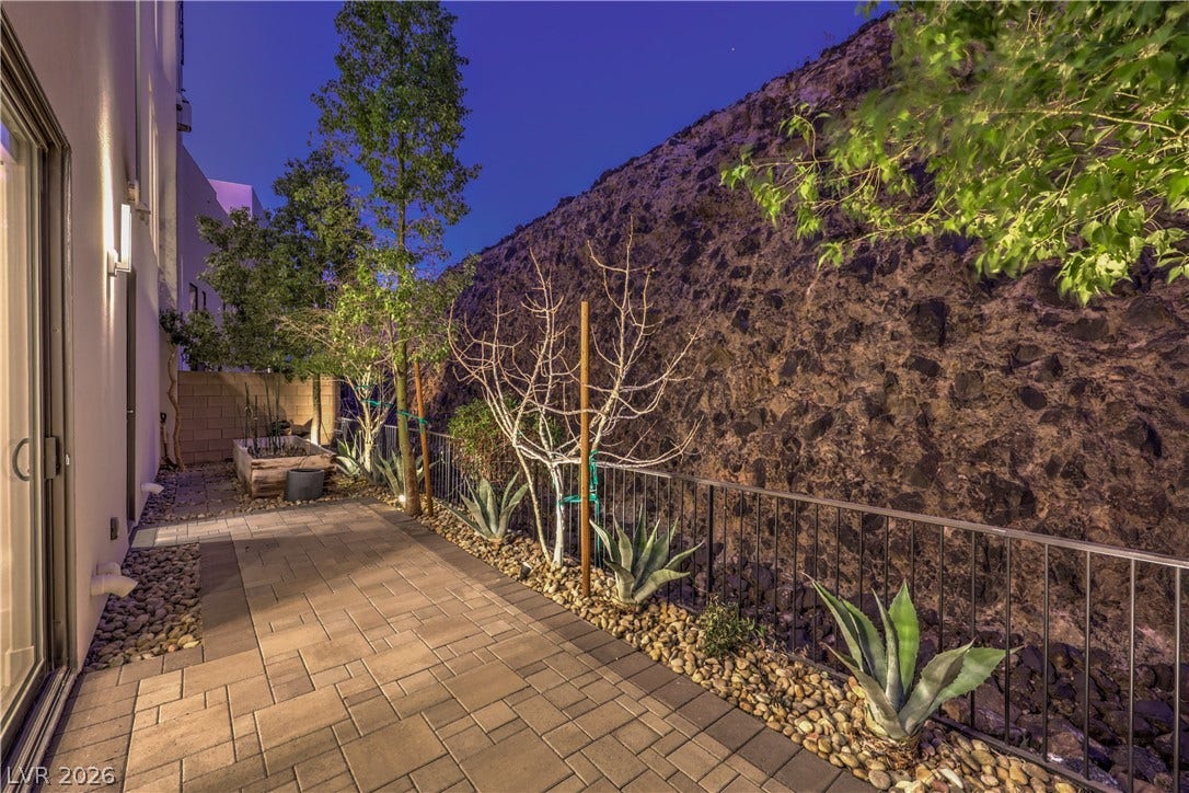 422 Tranquil Peak Court, Henderson, NV 89012 422 Tranquil Peak Court, Henderson, NV 89012