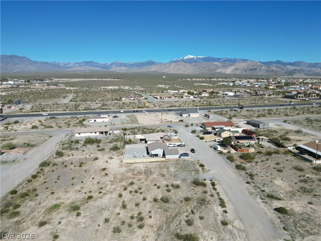 Panoramic high-desert vistas reach all the way to majestic snow-capped mountain peaks.