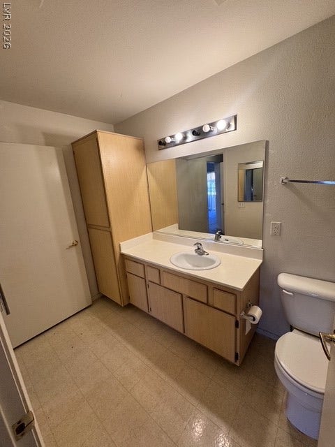 1881 W Alexander Road, #2107, North Las Vegas, NV 89032 Functional layout pairs with a classic vanity setup to maximize space.