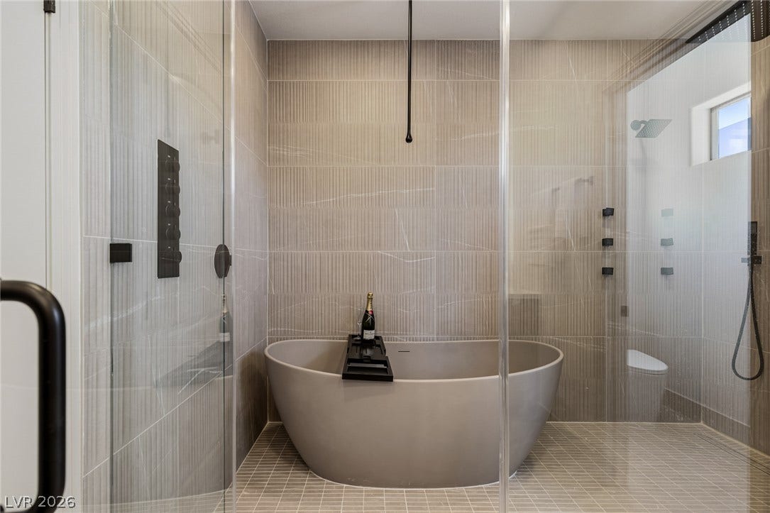 Second Primary Shower and Tub