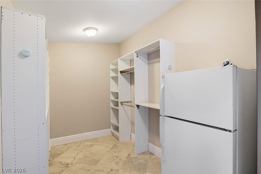 6625 W El Campo Grande Avenue, Las Vegas, NV 89130 Office or Jr Suite walk in closet.