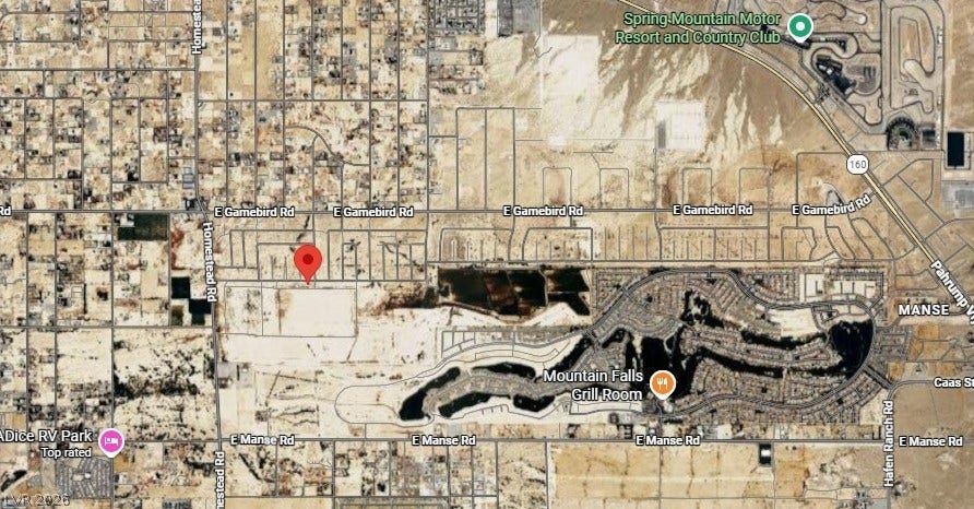 An aerial map highlights the geographic position of the property within the surrounding desert landscape.