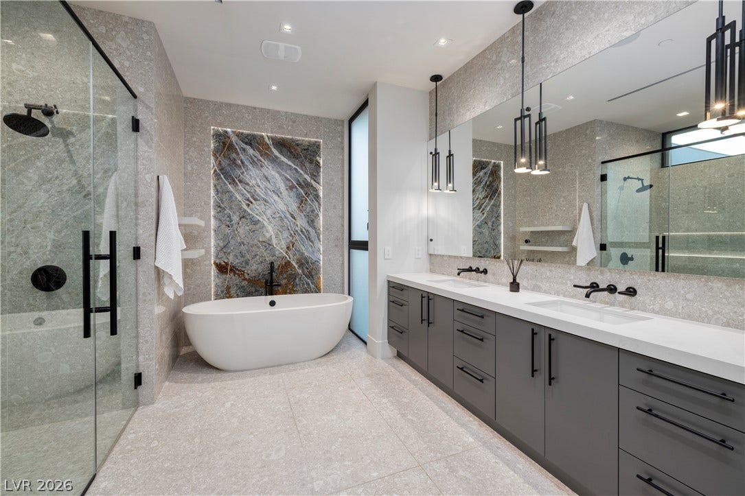 10 Sunrise Beach Circle, Henderson, NV 89011 Primary Spa Bathroom