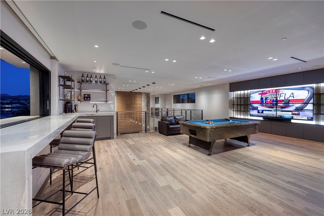 10 Sunrise Beach Circle, Henderson, NV 89011 Loft and Bar