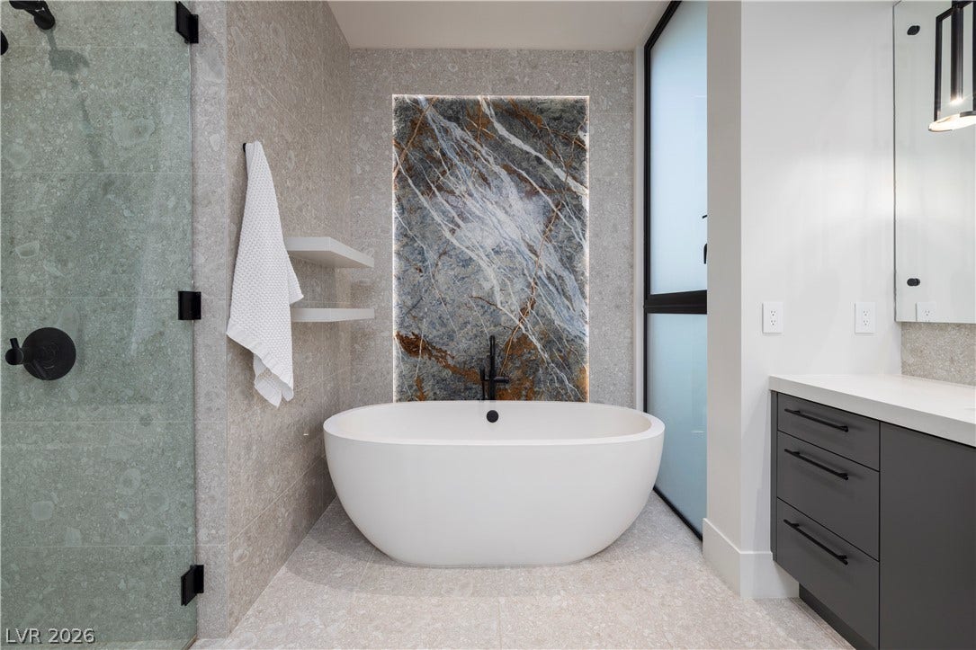 10 Sunrise Beach Circle, Henderson, NV 89011 Stone tub with back lit design feature