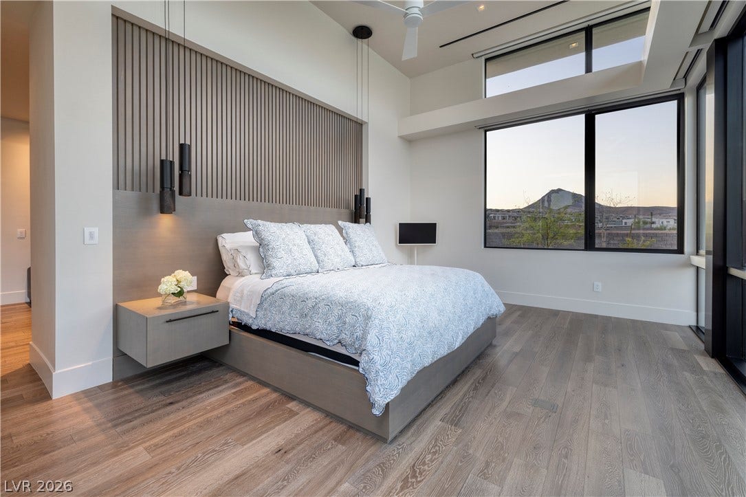 10 Sunrise Beach Circle, Henderson, NV 89011 Custom builtin bedframe