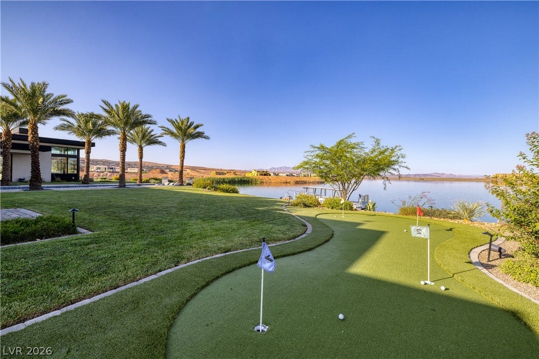 10 Sunrise Beach Circle, Henderson, NV 89011 Putting green
