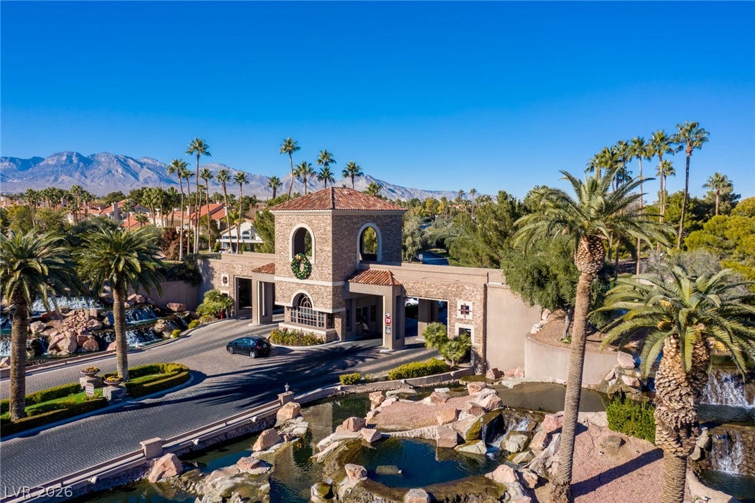8633 Lakeridge Circle, Las Vegas, NV 89117 8633 Lakeridge Circle, Las Vegas, NV 89117