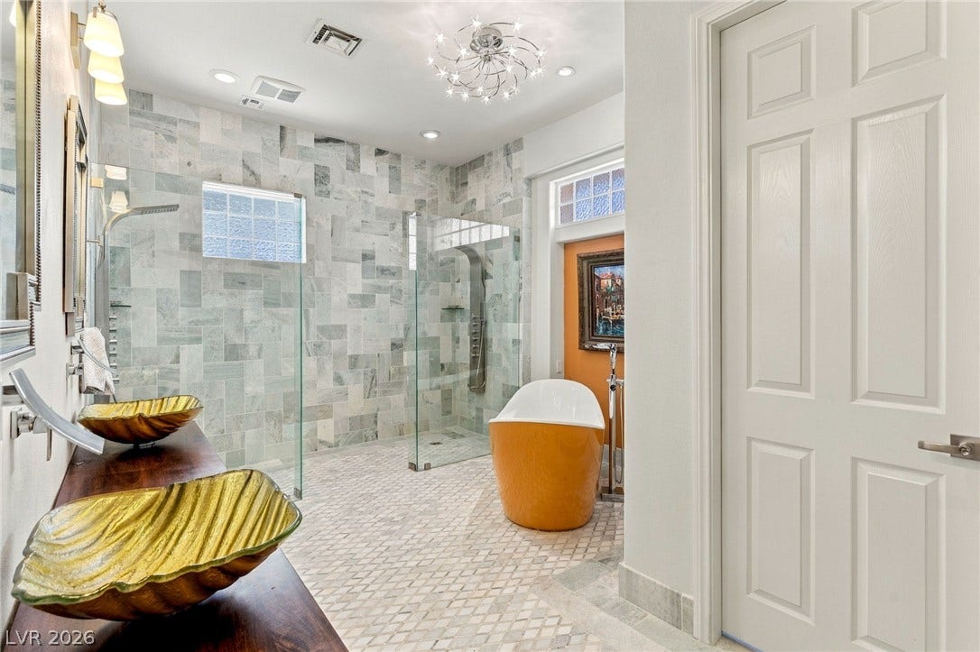 8633 Lakeridge Circle, Las Vegas, NV 89117 8633 Lakeridge Circle, Las Vegas, NV 89117