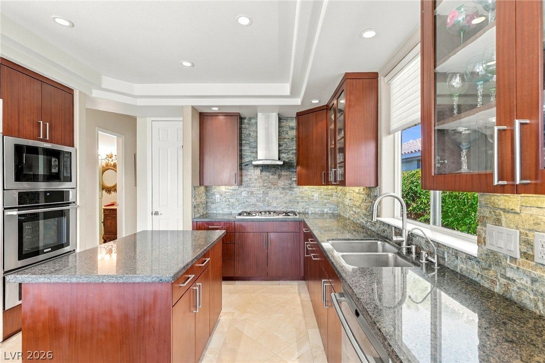 8633 Lakeridge Circle, Las Vegas, NV 89117 8633 Lakeridge Circle, Las Vegas, NV 89117