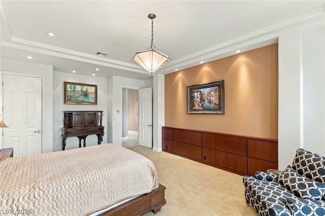 8633 Lakeridge Circle, Las Vegas, NV 89117 8633 Lakeridge Circle, Las Vegas, NV 89117