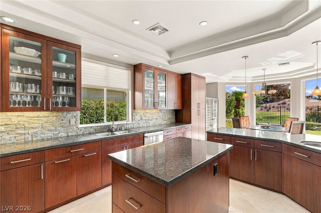 8633 Lakeridge Circle, Las Vegas, NV 89117 8633 Lakeridge Circle, Las Vegas, NV 89117