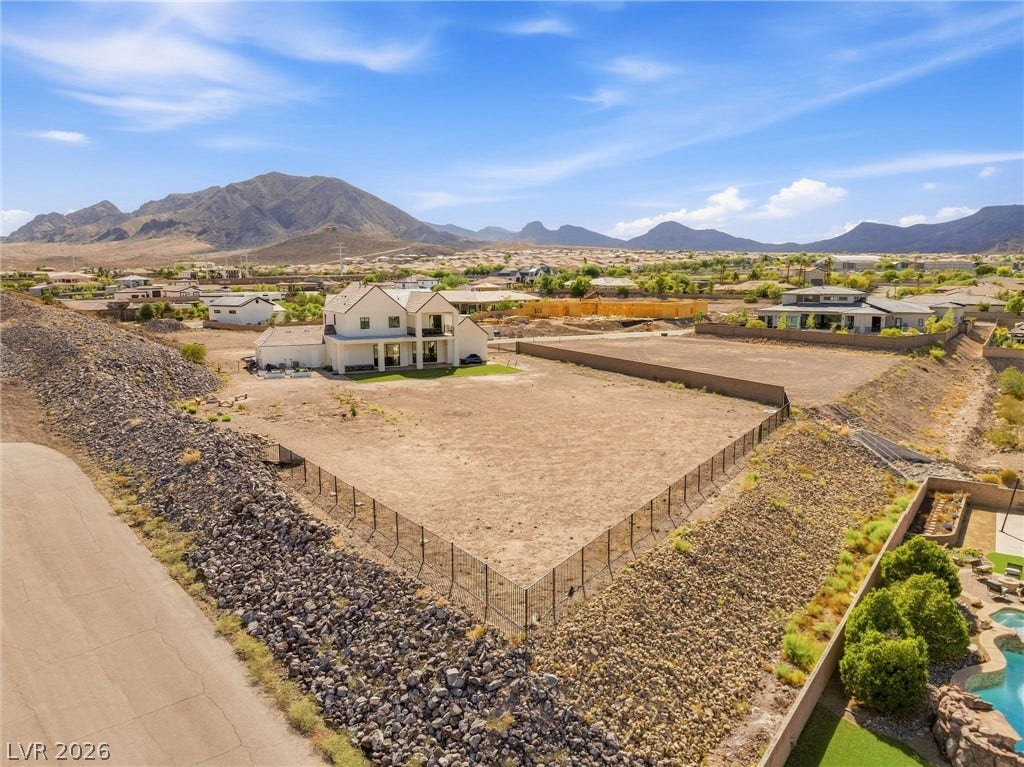 324 Wanda Road, Henderson, NV 89002 Dramatic mountain vistas provide a majestic backdrop for this expansive residential lot.
