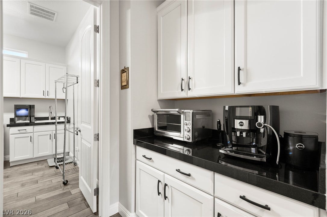 327 Castle Wynd Avenue, Las Vegas, NV 89183 Butler pantry