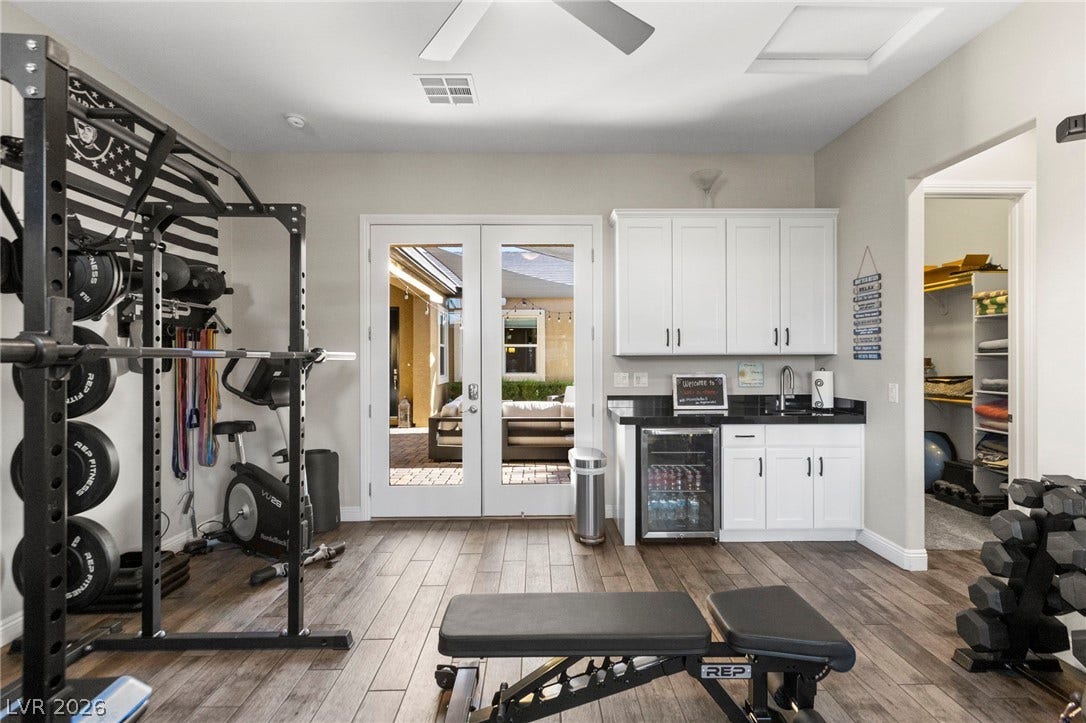 327 Castle Wynd Avenue, Las Vegas, NV 89183 Detached Casita with separate bedroom 3/4 bath and walk-in closet.