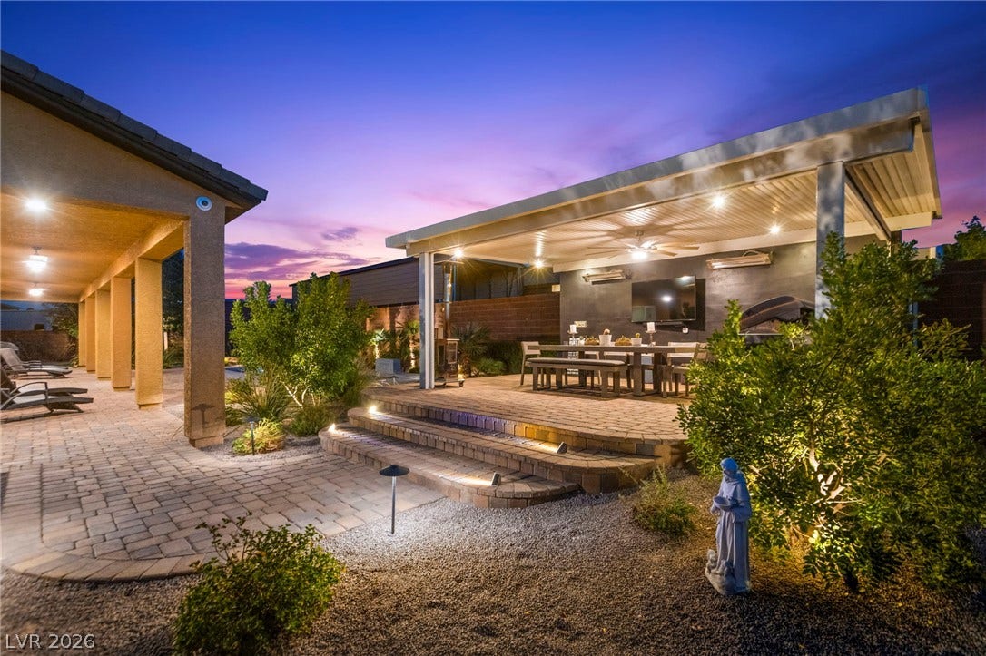 327 Castle Wynd Avenue, Las Vegas, NV 89183 outdoor kitchen