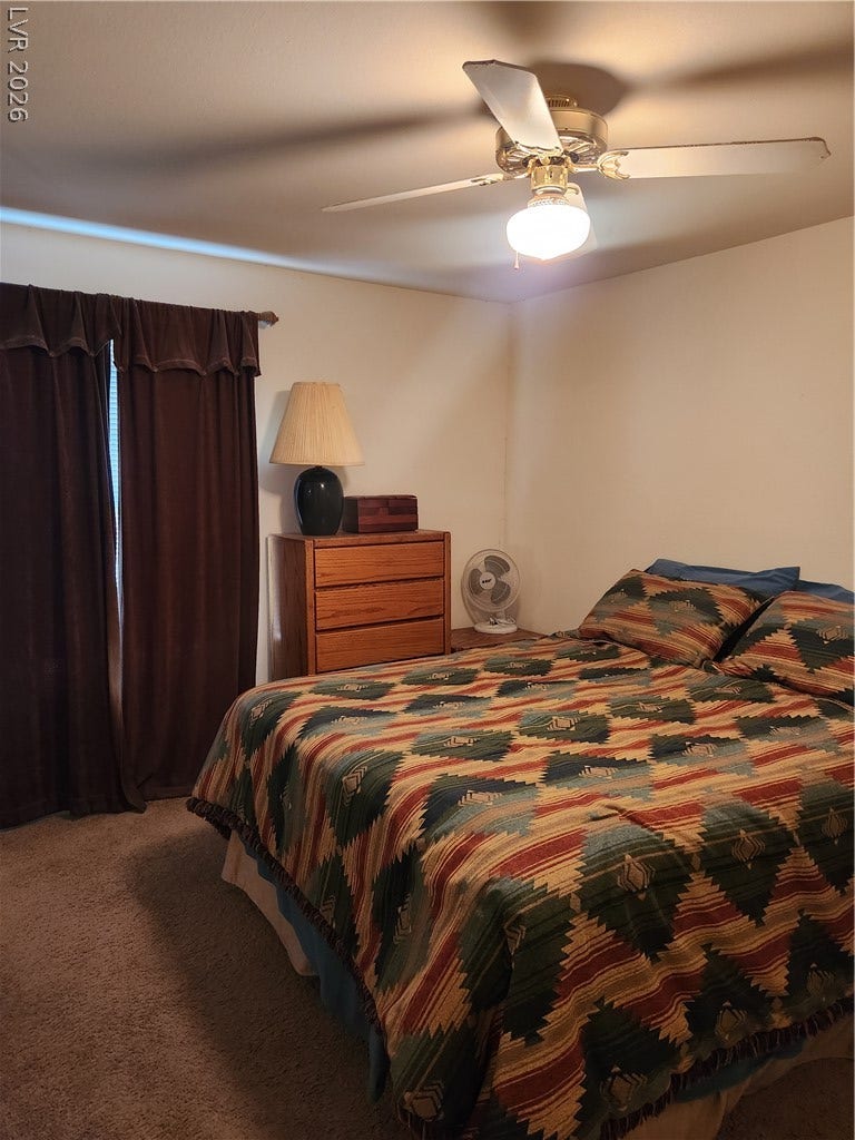 231 W Horizon Ridge Parkway, #924, Henderson, NV 89012 Plush carpeted flooring runs throughout this comfortable private space.