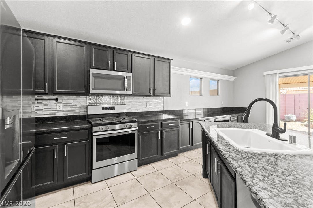 5918 Hills Echo Street, North Las Vegas, NV 89031 5918 Hills Echo Street, North Las Vegas, NV 89031