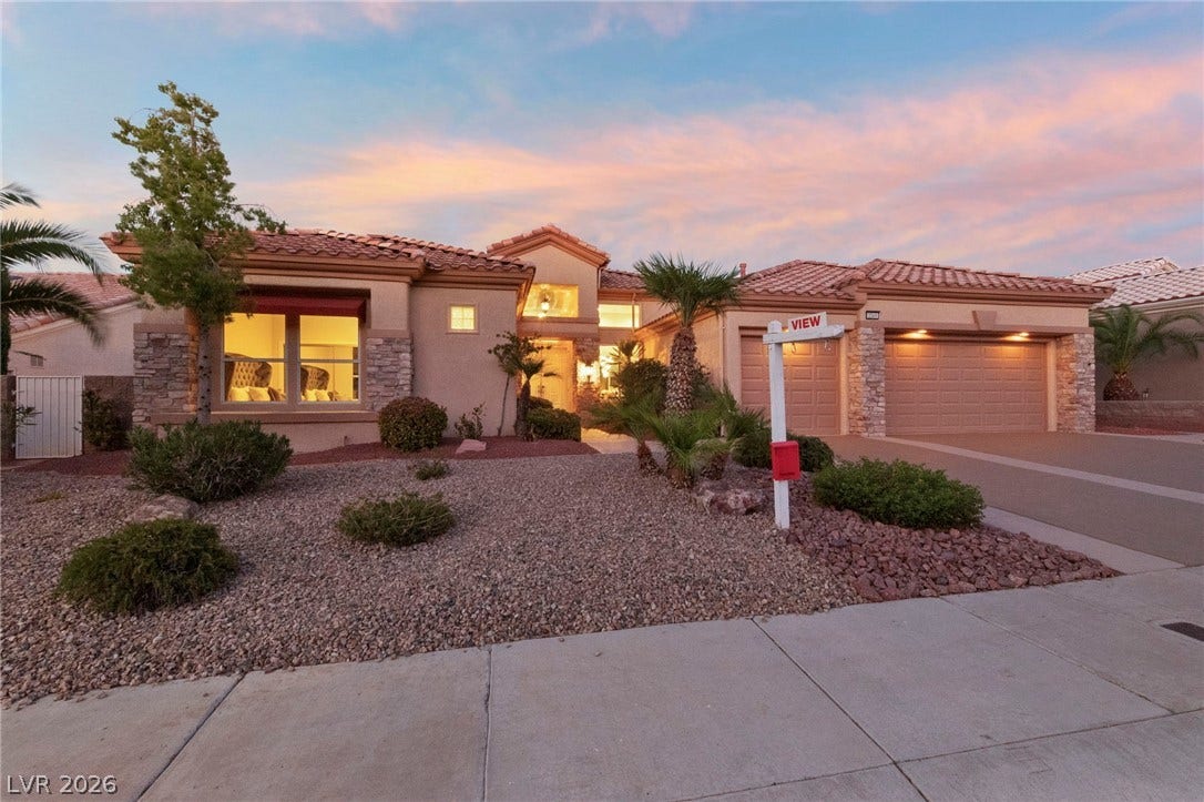 As the Sun Sets on Faiss....The Desert Themed Color Package Blends Right into the Desert Night....