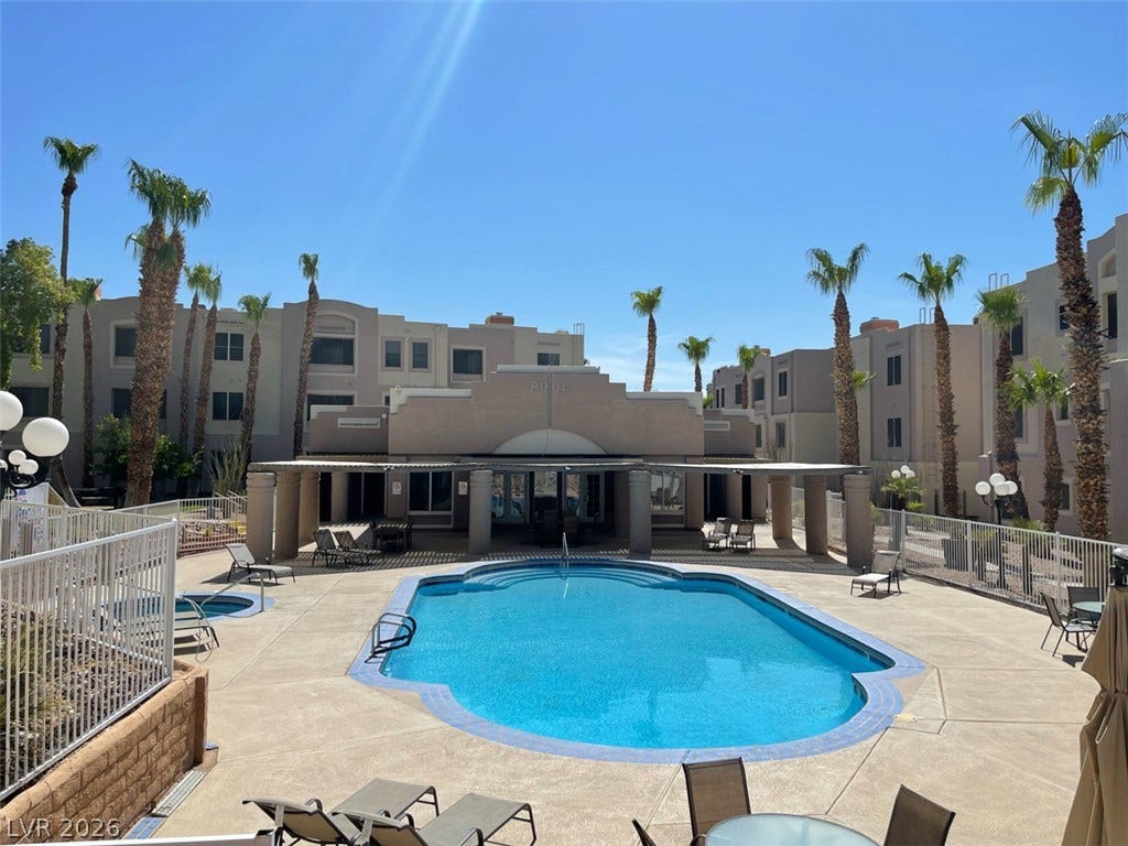 2016 Mesquite Lane, #303, Laughlin, NV 89029 Inviting main pool.