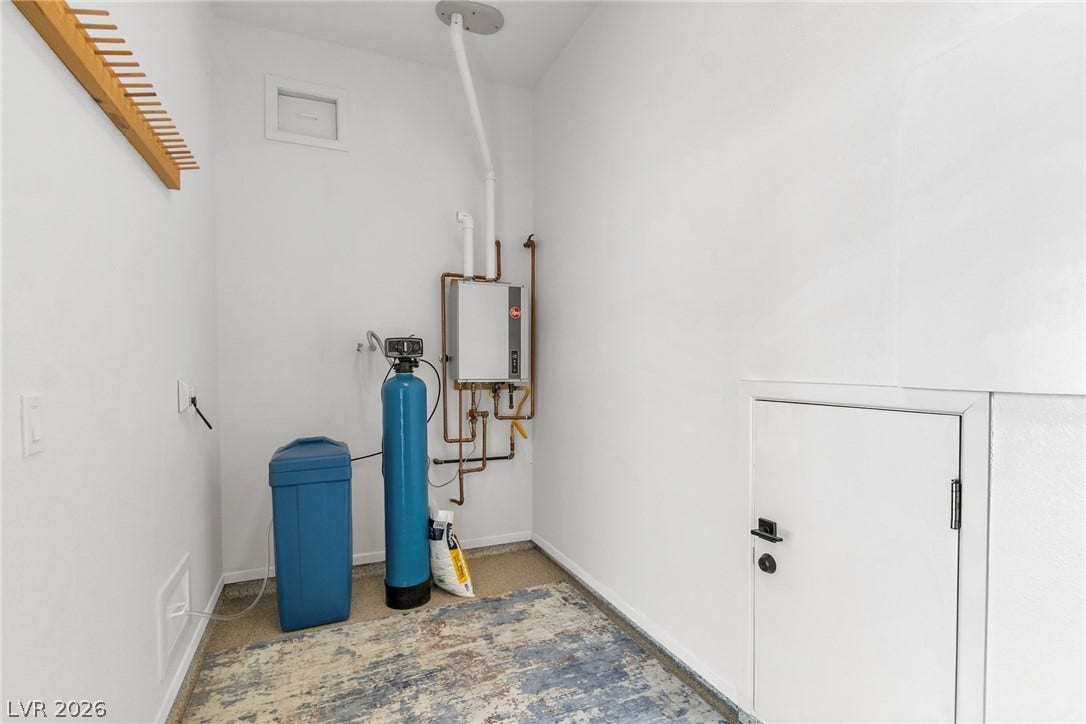 1508 Ten Palms Court, Las Vegas, NV 89117 A dedicated utility space houses the modern mechanical systems and home infrastructure equipment.