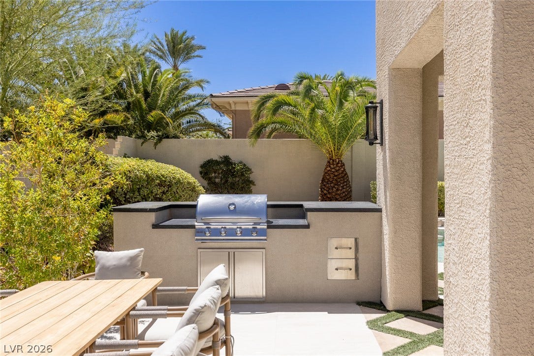10205 Orkiney Drive, Las Vegas, NV 89144 Built-in BBQ & Dining