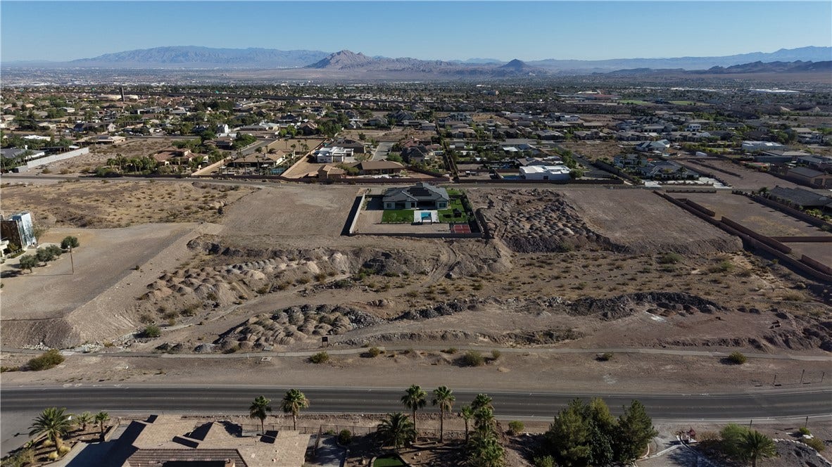 336 E Paradise Hills Drive, Henderson, NV 89002 336 E Paradise Hills Drive, Henderson, NV 89002