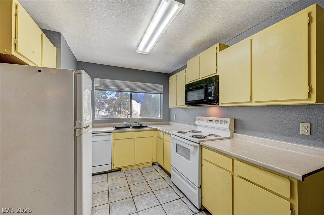 3567 Arville Street, #702B, Las Vegas, NV 89103 3567 Arville Street, #702B, Las Vegas, NV 89103
