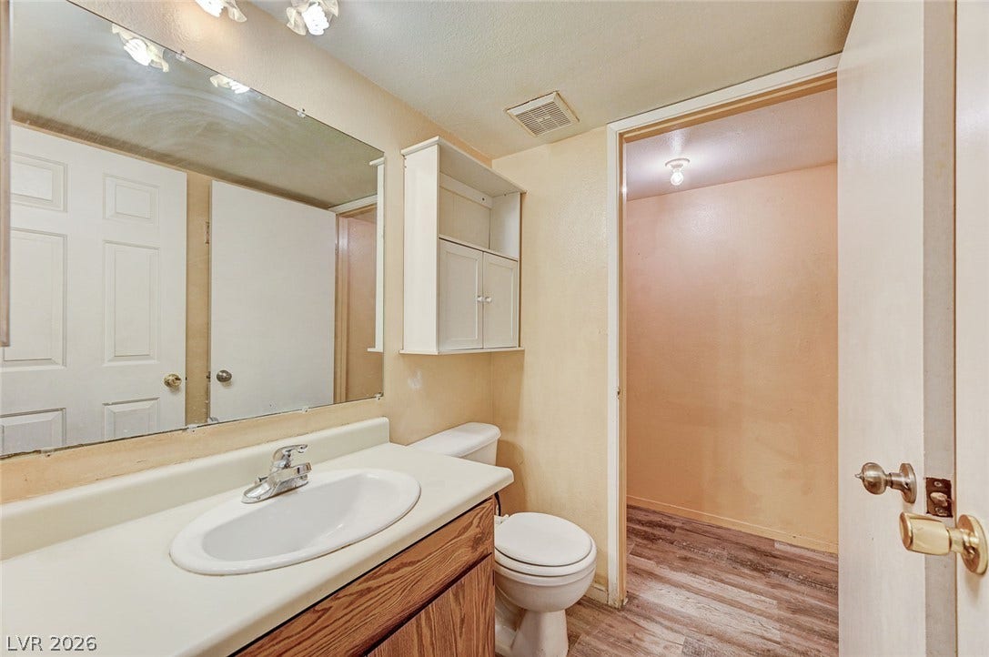 3567 Arville Street, #702B, Las Vegas, NV 89103 3567 Arville Street, #702B, Las Vegas, NV 89103