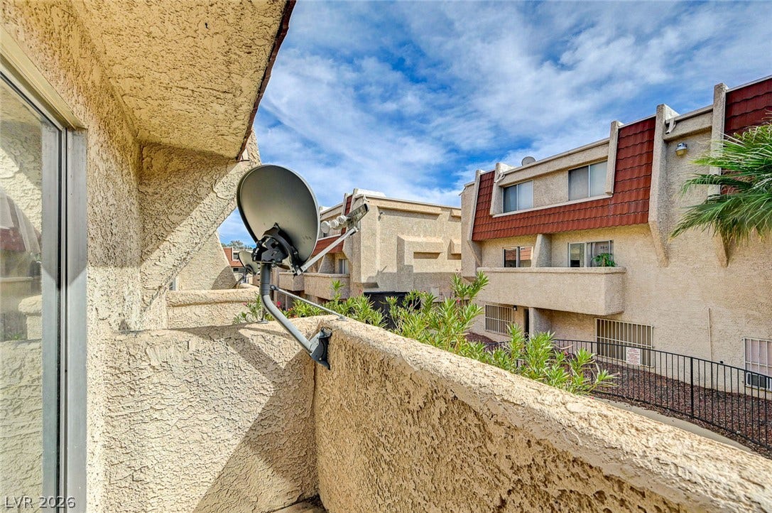 3567 Arville Street, #702B, Las Vegas, NV 89103 3567 Arville Street, #702B, Las Vegas, NV 89103