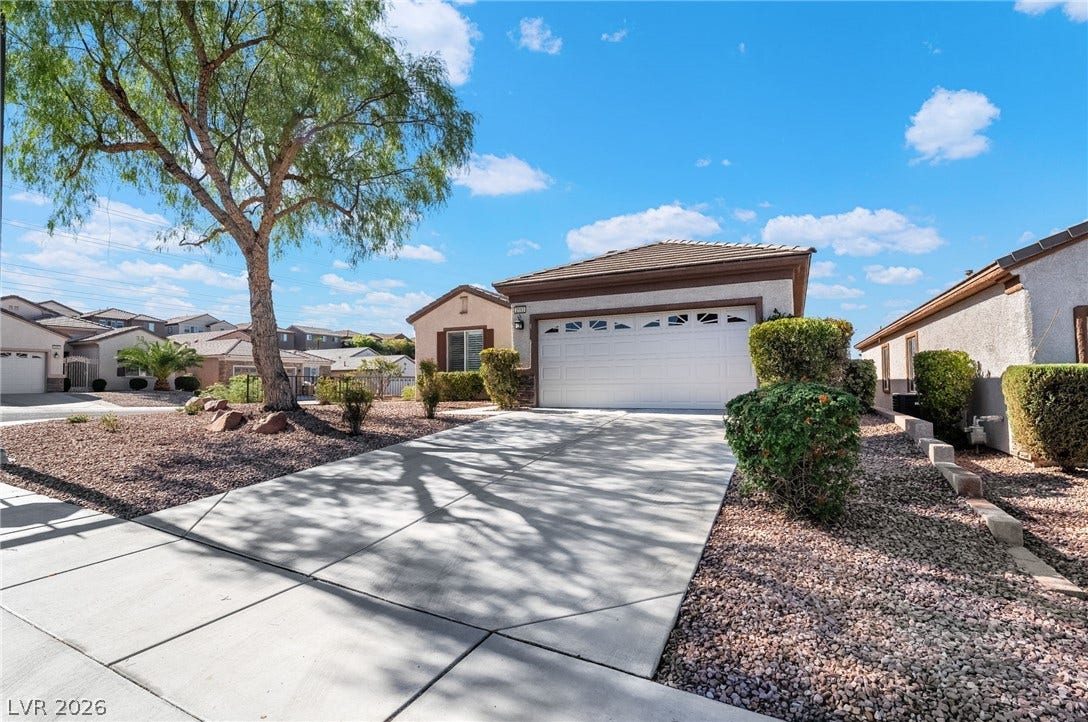 Spacious driveway offering plenty of parking