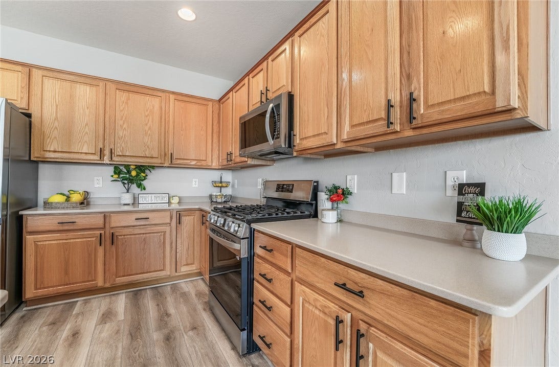 Plenty of kitchen cabinets for storage