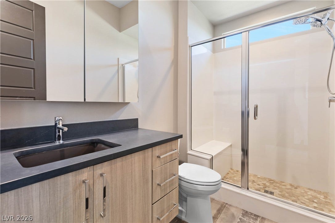 2999 The Peaks Lane, Las Vegas, NV 89138 Upstairs en-suite bathroom. Upstairs bedroom (3) with en-suite.