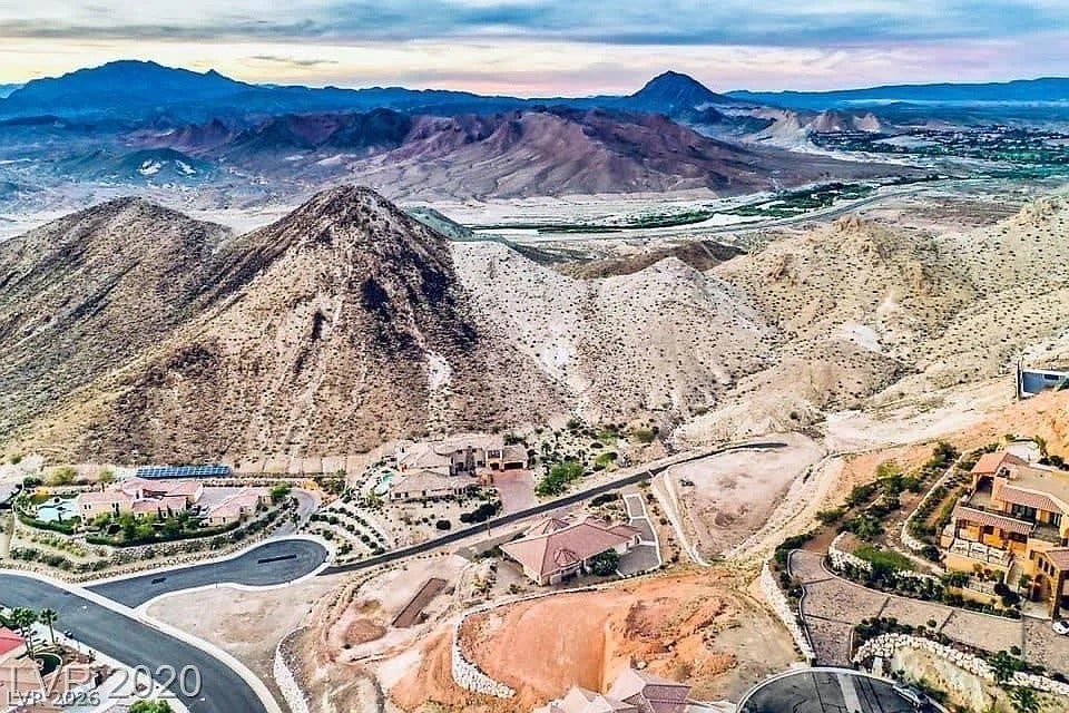 1147 Brown Hill Court, Henderson, NV 89011 1147 Brown Hill Court, Henderson, NV 89011