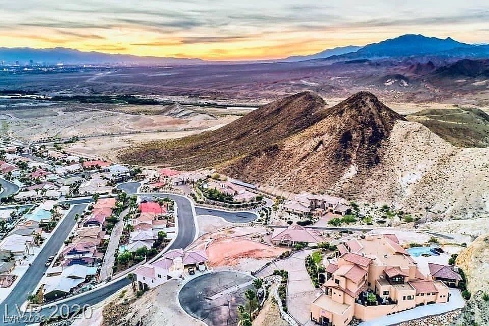 1147 Brown Hill Court, Henderson, NV 89011 1147 Brown Hill Court, Henderson, NV 89011